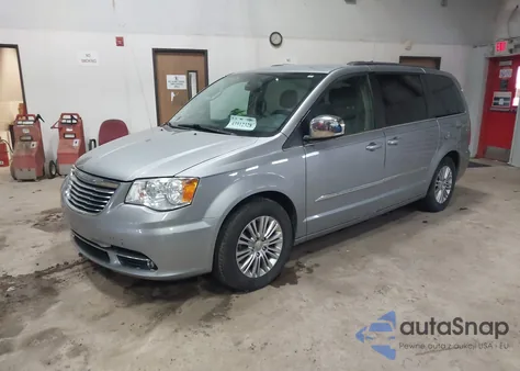 2015 Chrysler Town & Country Touring-L z USA, uszkodzony, nr VIN 2C4RC1CG6FR601103